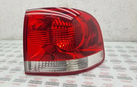 Volkswagen Touareg I Rear/tail lights 7L6945096K