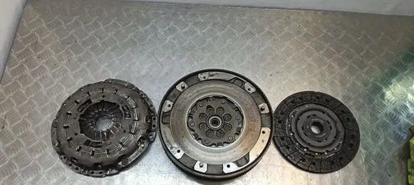 BMW 3 E92 E93 Clutch set kit 415047710