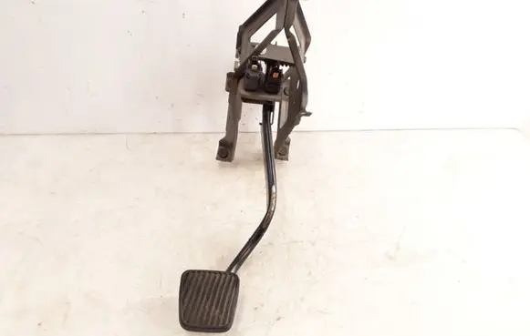 Saab 9-5 Brake pedal