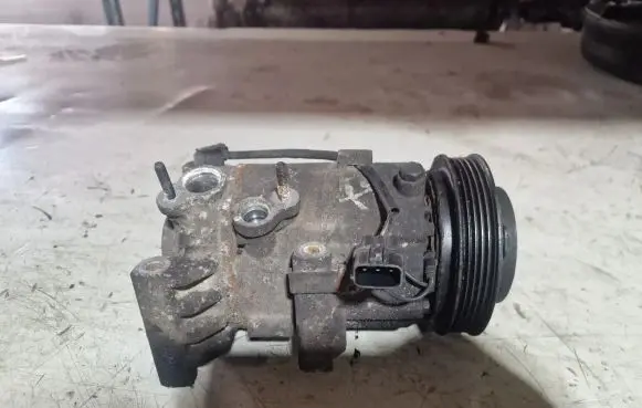 KIA Sportage Air conditioning (A/C) compressor (pump)