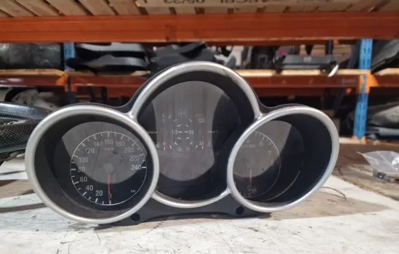 Alfa Romeo 147 Speedometer (instrument cluster) 735292040