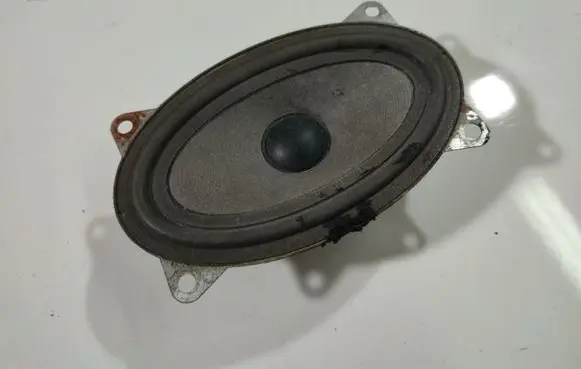 Iveco Daily 30.8 - 9 Front door speaker 504008813