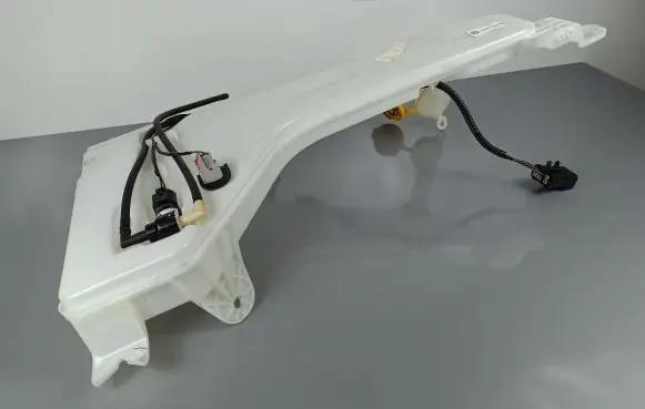 Jeep Grand Cherokee WL Windshield washer fluid reservoir/tank P68377067AB