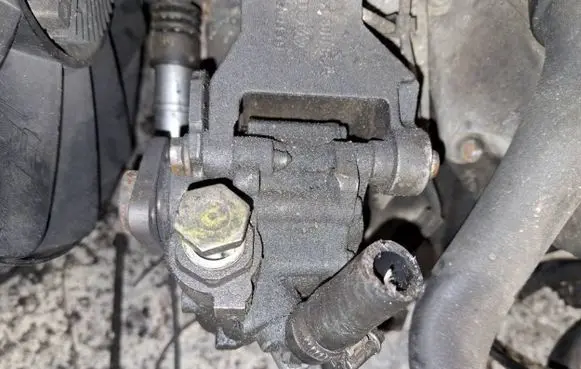 Audi A6 S6 C5 4B Power steering pump