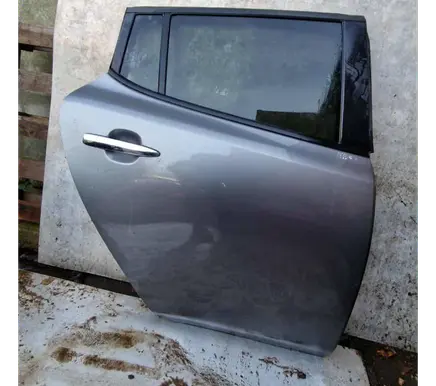 Nissan Leaf I (ZE0) Rear door