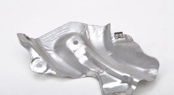Volvo XC60 Heat shield in engine bay 32299401