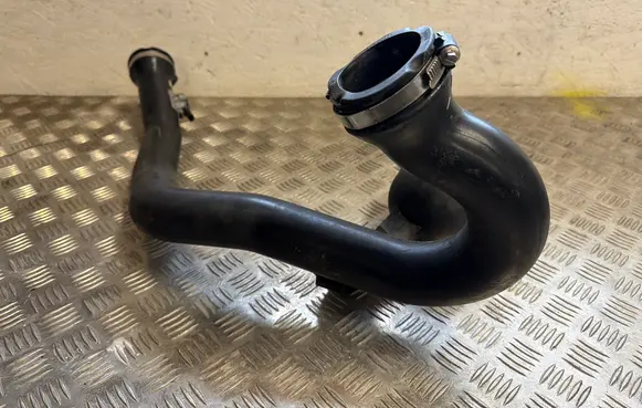 Audi A6 S6 C8 4K Turbo air intake inlet pipe/hose 4K0145673