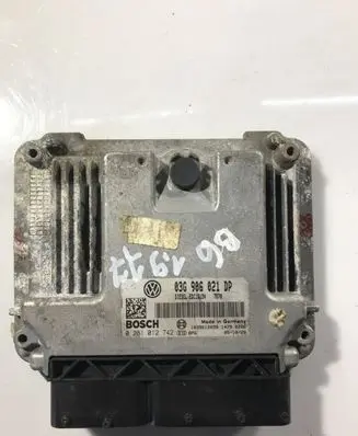 Volkswagen PASSAT B6 Engine control unit/module 03G906021DP 0281012742