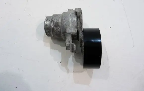 Skoda Kodiaq Generator/alternator belt tensioner 04E145299N