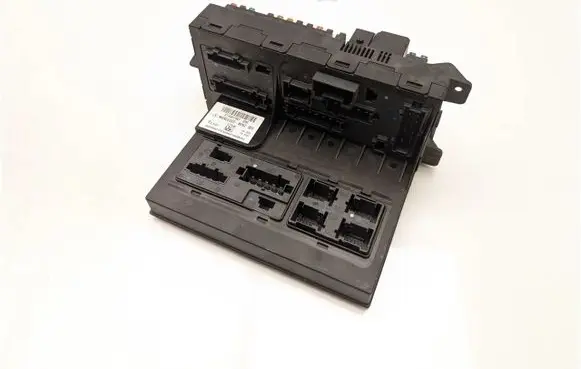 Mercedes-Benz CLS C219 Fuse module 2115457001