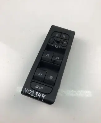 Volvo XC40 Electric window control switch 32279441