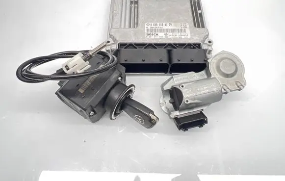 Mercedes-Benz E W211 Engine ECU kit and lock set A6481500179 A2034621130 2115451408