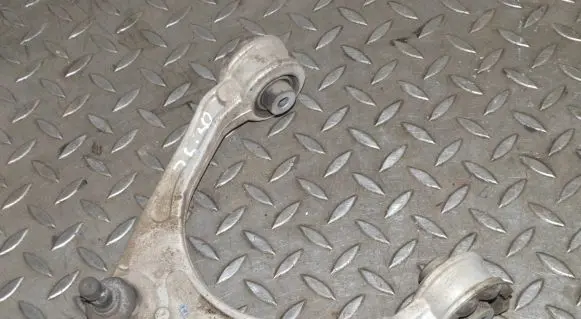 Front lower control arm/wishbone