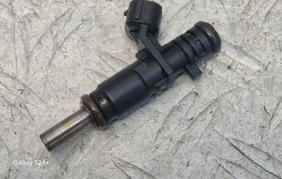 Mini One - Cooper Clubman R55 Fuel injector V752817680 7528176
