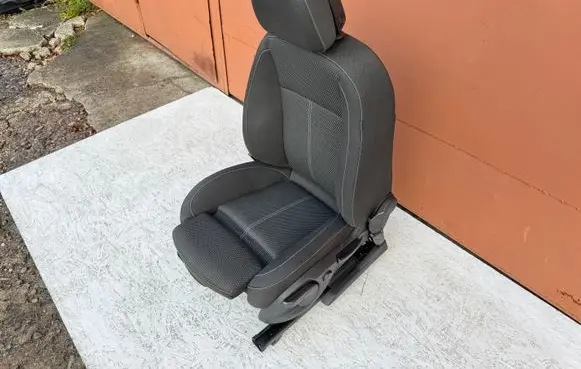 Opel Astra J Front driver seat 13577725