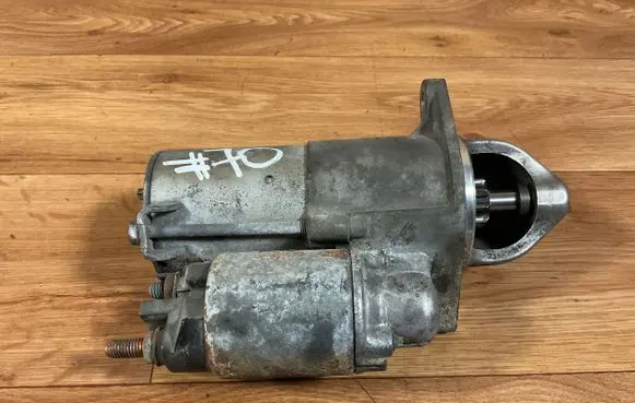 Opel Astra H Starter motor 