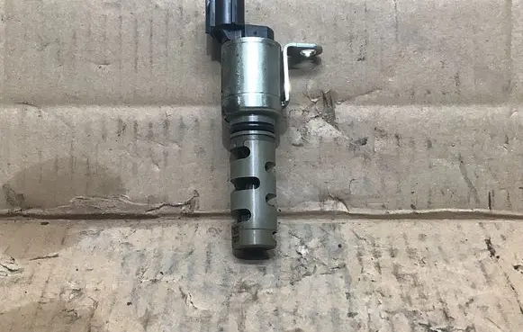 Toyota Prius (XW30) Camshaft vanos timing valve 337010501021