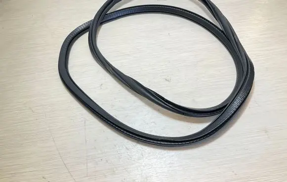 Volvo XC40 Rear door rubber seal (on body) 32237340