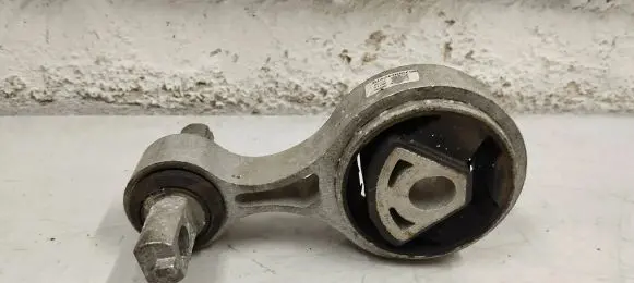 Maserati Ghibli Engine mount bracket 06700042970