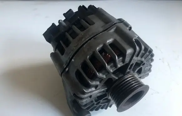 BMW X1 E84 Generator/alternator 7802261