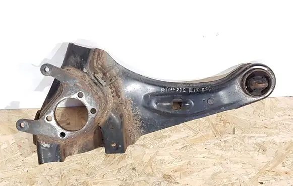 Rear wheel hub spindle/knuckle