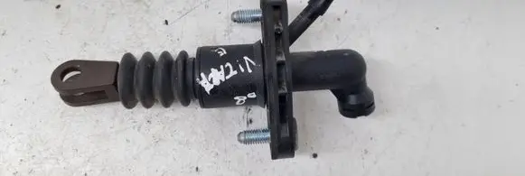 Suzuki Grand Vitara II Clutch master cylinder 2381064J00