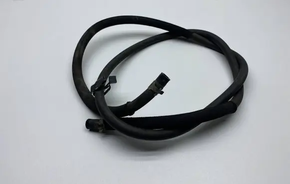 Mercedes-Benz E W212 Engine coolant pipe/hose A2048300996