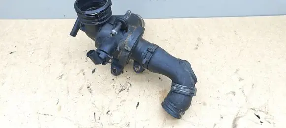 Mercedes-Benz E W212 Thermostat/thermostat housing A6512000615