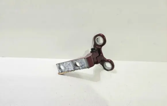 Volvo V40 Front door upper hinge 31424656