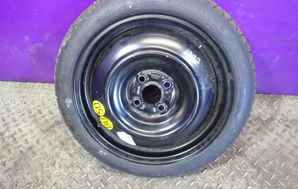 Toyota Yaris Front reflector 