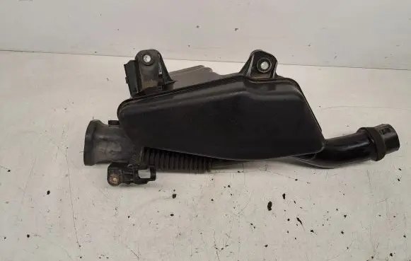 Toyota Prius (XW30) Intake resonator 1789337040