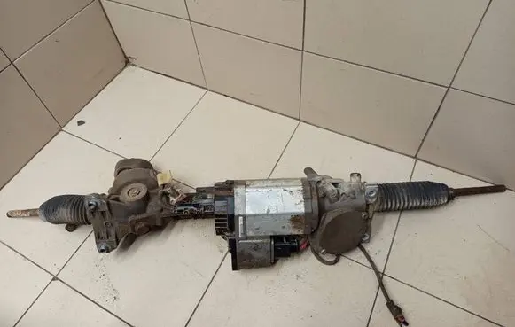 Volkswagen Golf V Steering rack 1K1909144E