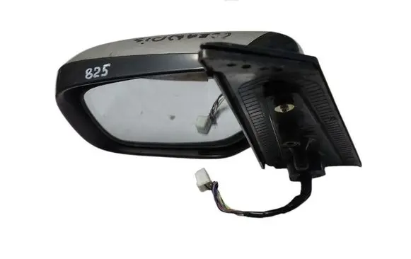 Mitsubishi Grandis Front door electric wing mirror E4012233