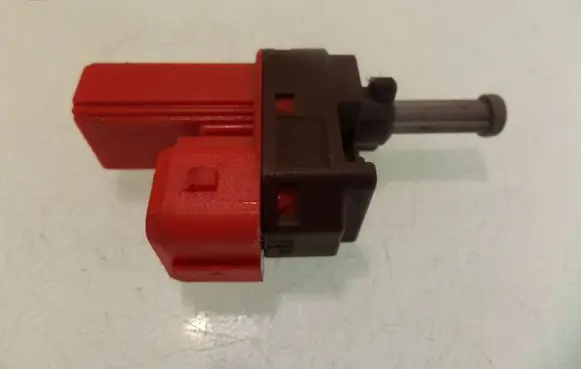 Ford Mondeo Mk III Brake pedal sensor switch 95BB7C534AC