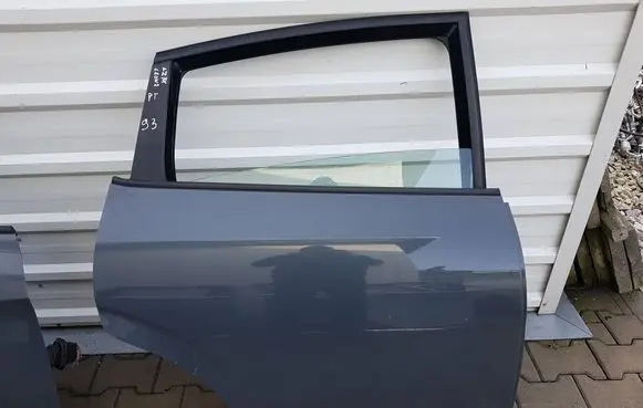 Seat Leon (1P) Rear door 