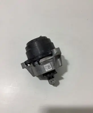 BMW X5 G05 Engine mount bracket 6860476