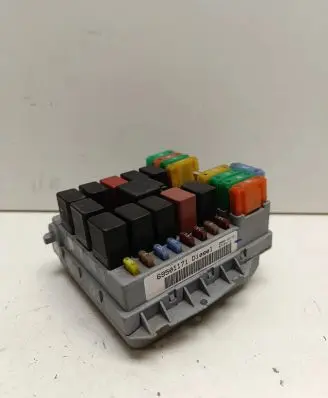 Iveco Daily 4th gen Fuse module 69501171 20061212