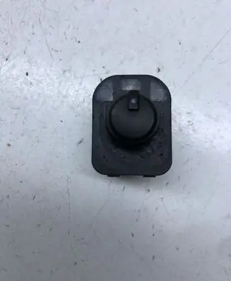 Audi A4 S4 B8 8K Wing mirror switch 8K0959565B