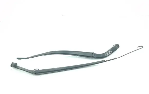 Toyota RAV 4 (XA50) Windshield/front glass wiper blade 