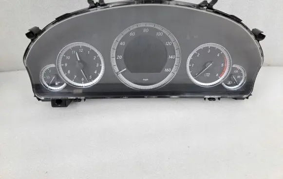 Mercedes-Benz E W212 Speedometer (instrument cluster) A2129000708