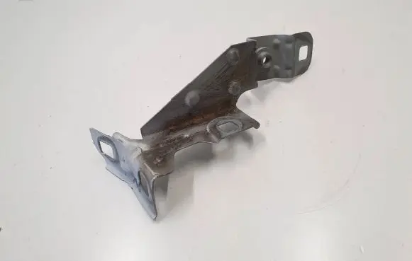 BMW 1 E82 E88 Fender mounting bracket 7144045