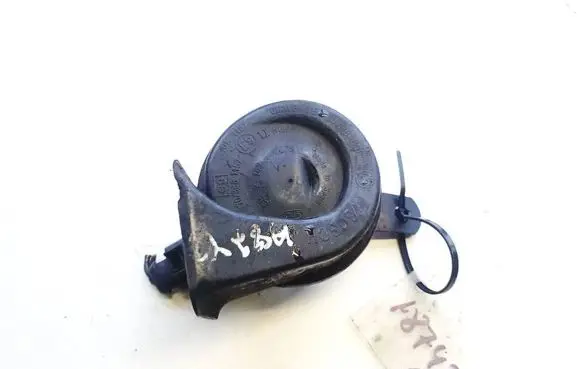Volkswagen PASSAT B5.5 Horn signal 703881157