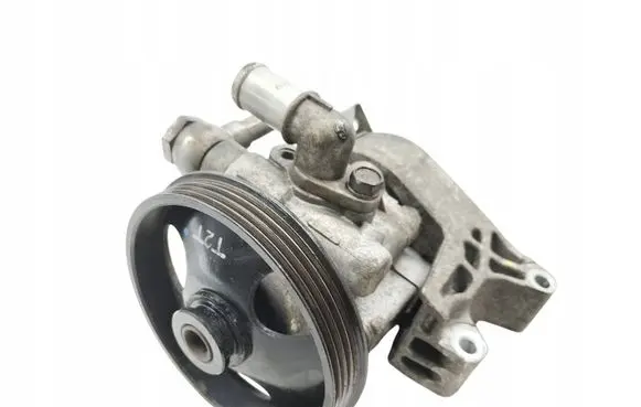 Opel Astra J Power steering pump 