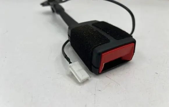 Renault Austral Front seatbelt buckle 34325385E