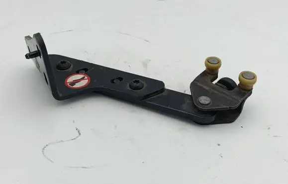 Peugeot Expert Sliding door lower roller guide/hinge 98080758D 270897969M03