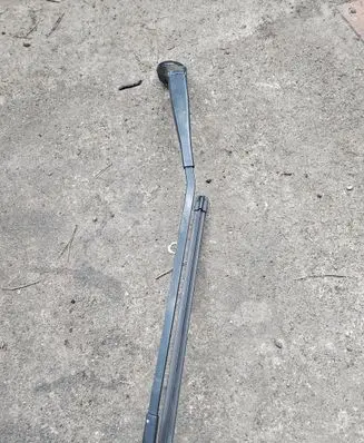 Citroen C4 II Picasso Front wiper blade arm 9676370980