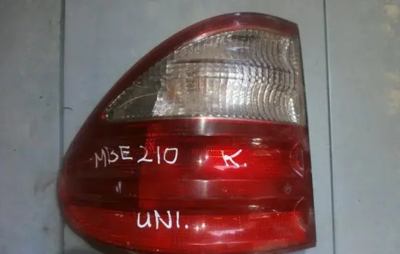 Mercedes-Benz E W210 Rear/tail lights a2108205364 324001