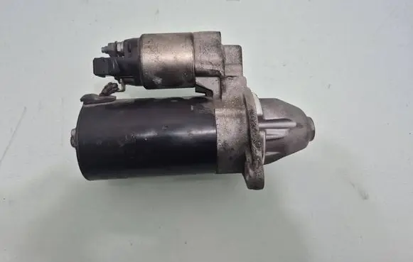 BMW X3 F25 Starter motor 7638194 0001138058