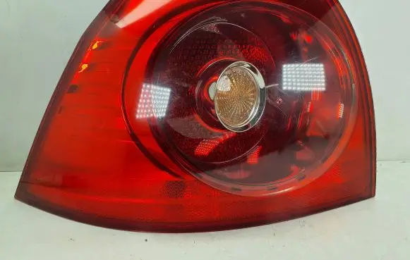 Volkswagen Golf V Rear/tail lights 1K6945095N 028490102 B01161810