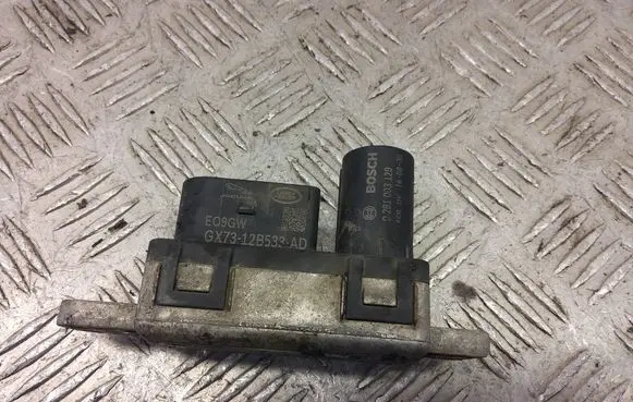 Land Rover Discovery 5 Glow plug pre-heat relay GX7312B533AD